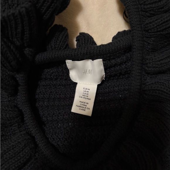 H&M Crochet Knit Top - Picture 2 of 3